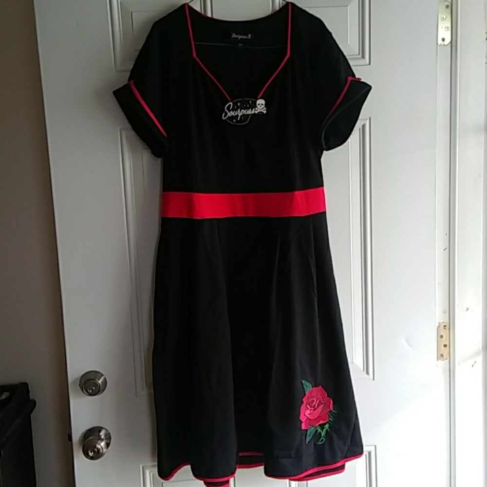NWT Sourpuss black and red 🌹Rosie Dress size XXXL